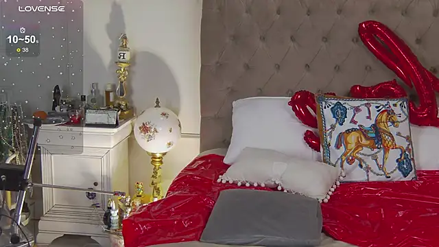 Denisse Perry online show from February 12, 1:41 am