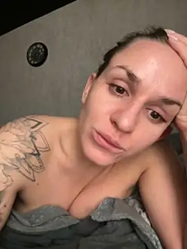 Snapshot of SofiJames chatting on November 11, 7:25 pm SofiJames online show from November 11, 7:25 pm