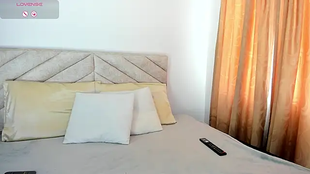 im amber online show from December 27, 1:18 pm