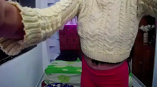 Snapshot of SofiaWet23 chatting on March 13, 10:26 am SofiaWet23 online show from March 13, 10:26 am