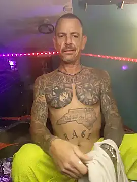 Snapshot of deepstroker42071 chatting on December 4, 12:47 pm deepstroker42071 online show from December 4, 12:47 pm