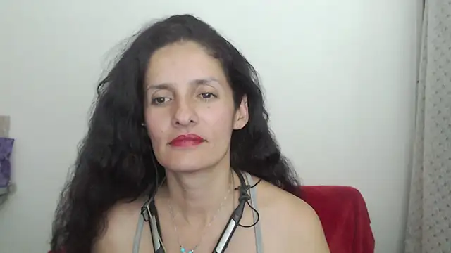 Snapshot of catalina_duran1 chatting on December 15, 4:17 am catalina duran1 online show from December 15, 4:17 am