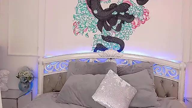 Snapshot of CrissyTaylor chatting on December 8, 3:43 am CrissyTaylor online show from December 8, 3:43 am