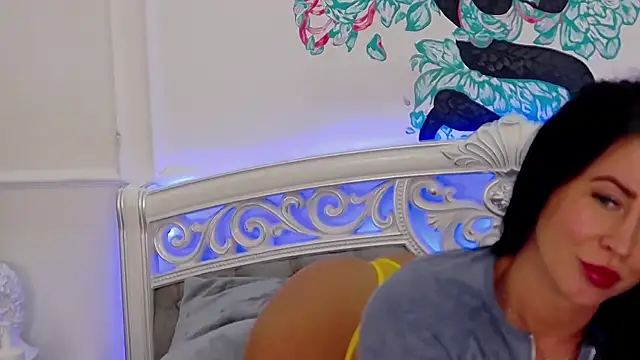 Snapshot of CrissyTaylor chatting on February 16, 6:32 am CrissyTaylor online show from February 16, 6:32 am