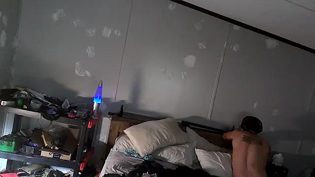 Snapshot of Bi_curious86 chatting on November 9, 6:55 am Bi curious86 online show from November 9, 6:55 am