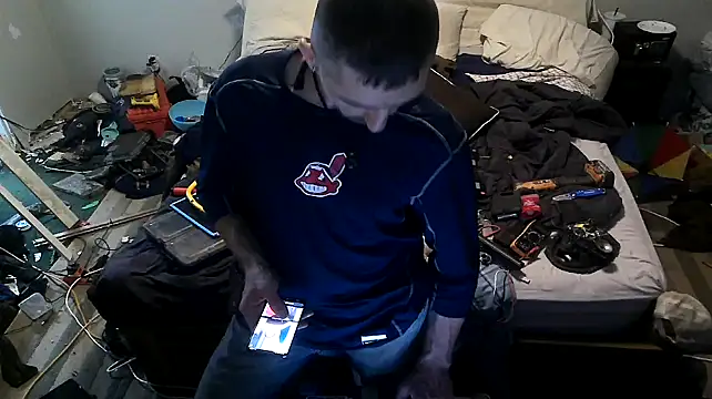 Snapshot of Bi_curious86 chatting on November 24, 3:50 am Bi curious86 online show from November 24, 3:50 am