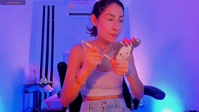 Gorgeous Team online show from February 4, 7:20 pm