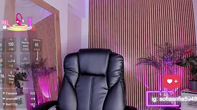 sofiah  online show from October 11, 7:01 pm