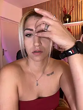 sofiah  online show from December 1, 4:23 pm