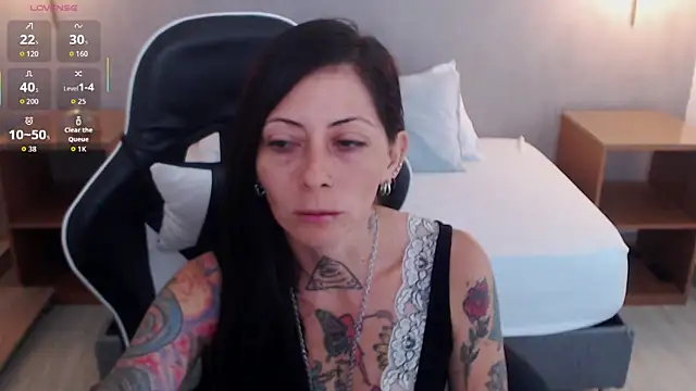 dark gotica online show from December 22, 12:24 pm