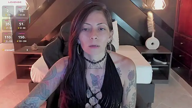 dark gotica online show from April 20, 7:15 pm