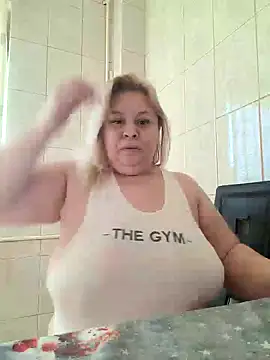 Snapshot of AriannaMilf chatting on January 14, 11:42 am AriannaMilf online show from January 14, 11:42 am