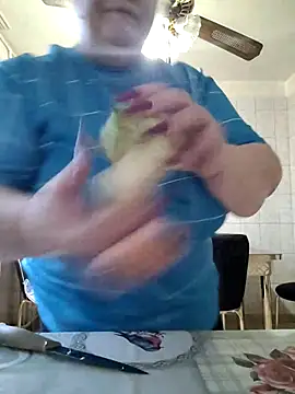 Snapshot of AriannaMilf chatting on October 7, 12:46 pm AriannaMilf online show from October 7, 12:46 pm