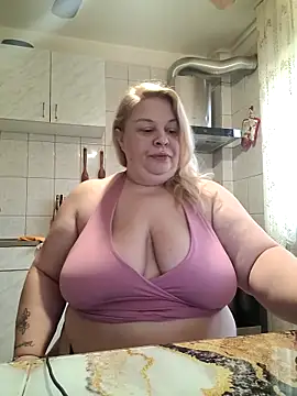 Snapshot of AriannaMilf chatting on October 8, 6:00 am AriannaMilf online show from October 8, 6:00 am