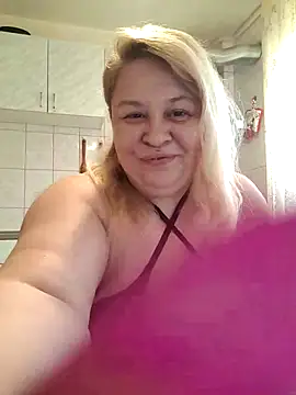 Snapshot of AriannaMilf chatting on October 11, 6:23 am AriannaMilf online show from October 11, 6:23 am