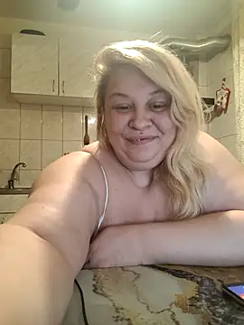 Snapshot of AriannaMilf chatting on October 26, 10:04 pm AriannaMilf online show from October 26, 10:04 pm