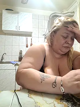 Snapshot of AriannaMilf chatting on November 7, 9:37 pm AriannaMilf online show from November 7, 9:37 pm