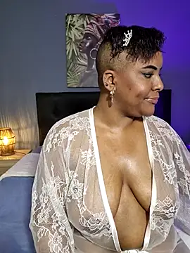 Snapshot of DianaBrownXX chatting on November 4, 11:04 pm DianaBrownXX online show from November 4, 11:04 pm