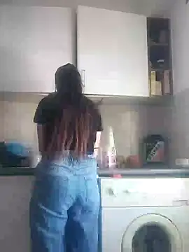 Snapshot of bruna_safadinhaa chatting on December 11, 12:23 pm bruna safadinhaa online show from December 11, 12:23 pm