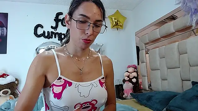 Snapshot of Niky_777 chatting on December 17, 11:22 pm Niky 777 online show from December 17, 11:22 pm