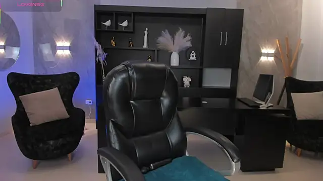 AmyWalker  online show from March 16, 10:22 am