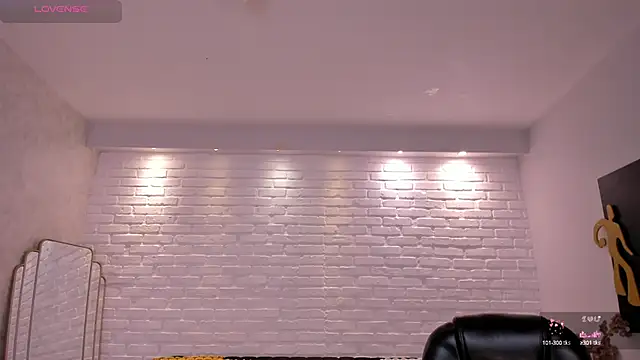 AmyWalker  online show from March 20, 4:20 pm