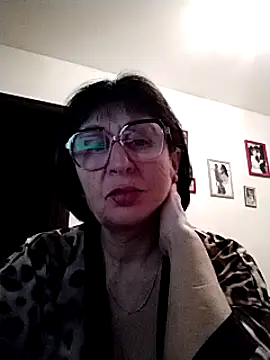Snapshot of AlbinaXPretty chatting on December 6, 2:17 pm AlbinaXPretty online show from December 6, 2:17 pm