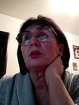 Snapshot of AlbinaXPretty chatting on December 11, 5:59 pm AlbinaXPretty online show from December 11, 5:59 pm