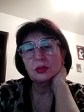 Snapshot of AlbinaXPretty chatting on December 14, 3:58 pm AlbinaXPretty online show from December 14, 3:58 pm