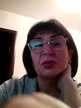Snapshot of AlbinaXPretty chatting on December 17, 8:43 pm AlbinaXPretty online show from December 17, 8:43 pm