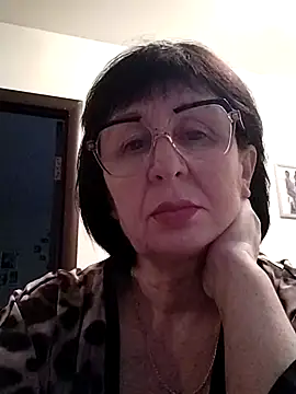 Snapshot of AlbinaXPretty chatting on December 22, 6:49 am AlbinaXPretty online show from December 22, 6:49 am
