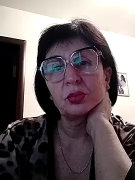 Snapshot of AlbinaXPretty chatting on December 22, 2:27 pm AlbinaXPretty online show from December 22, 2:27 pm
