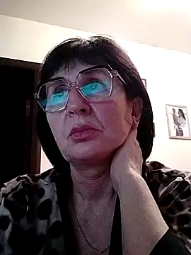 Snapshot of AlbinaXPretty chatting on December 22, 7:31 pm AlbinaXPretty online show from December 22, 7:31 pm
