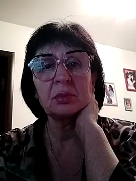 Snapshot of AlbinaXPretty chatting on December 23, 8:03 pm AlbinaXPretty online show from December 23, 8:03 pm