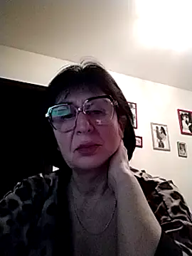 Snapshot of AlbinaXPretty chatting on December 25, 8:28 pm AlbinaXPretty online show from December 25, 8:28 pm