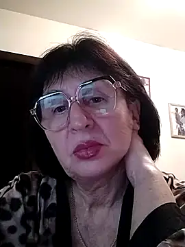 Snapshot of AlbinaXPretty chatting on December 27, 9:22 pm AlbinaXPretty online show from December 27, 9:22 pm