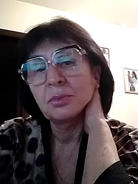 Snapshot of AlbinaXPretty chatting on December 29, 8:04 pm AlbinaXPretty online show from December 29, 8:04 pm