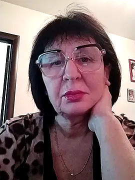 Snapshot of AlbinaXPretty chatting on January 1, 11:38 am AlbinaXPretty online show from January 1, 11:38 am