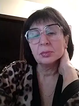 Snapshot of AlbinaXPretty chatting on January 2, 6:56 pm AlbinaXPretty online show from January 2, 6:56 pm