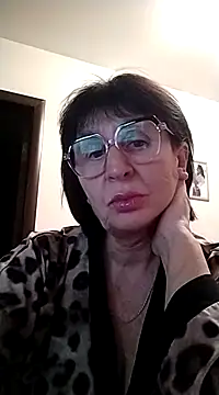 Snapshot of AlbinaXPretty chatting on January 11, 8:21 pm AlbinaXPretty online show from January 11, 8:21 pm