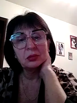 Snapshot of AlbinaXPretty chatting on January 12, 7:42 pm AlbinaXPretty online show from January 12, 7:42 pm