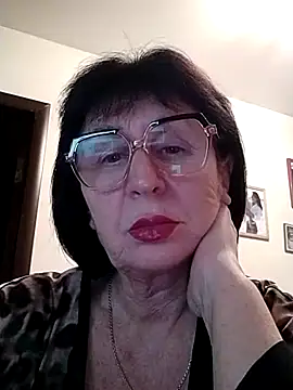 Snapshot of AlbinaXPretty chatting on January 13, 9:09 pm AlbinaXPretty online show from January 13, 9:09 pm