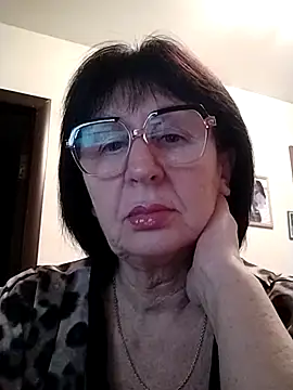 Snapshot of AlbinaXPretty chatting on January 14, 5:19 am AlbinaXPretty online show from January 14, 5:19 am