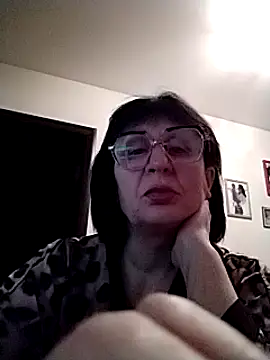 Snapshot of AlbinaXPretty chatting on January 27, 9:33 pm AlbinaXPretty online show from January 27, 9:33 pm