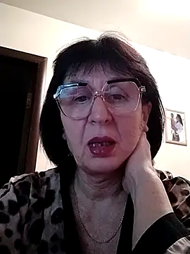 Snapshot of AlbinaXPretty chatting on January 28, 6:49 pm AlbinaXPretty online show from January 28, 6:49 pm