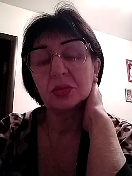 Snapshot of AlbinaXPretty chatting on February 2, 4:59 am AlbinaXPretty online show from February 2, 4:59 am