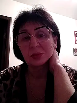 Snapshot of AlbinaXPretty chatting on February 2, 7:04 pm AlbinaXPretty online show from February 2, 7:04 pm