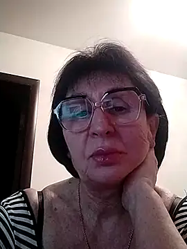 Snapshot of AlbinaXPretty chatting on February 4, 8:06 pm AlbinaXPretty online show from February 4, 8:06 pm