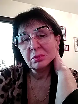 Snapshot of AlbinaXPretty chatting on February 10, 12:50 pm AlbinaXPretty online show from February 10, 12:50 pm