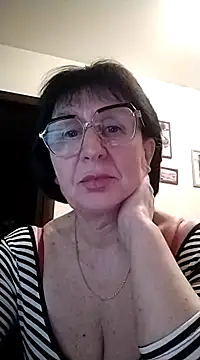 Snapshot of AlbinaXPretty chatting on February 10, 8:10 pm AlbinaXPretty online show from February 10, 8:10 pm